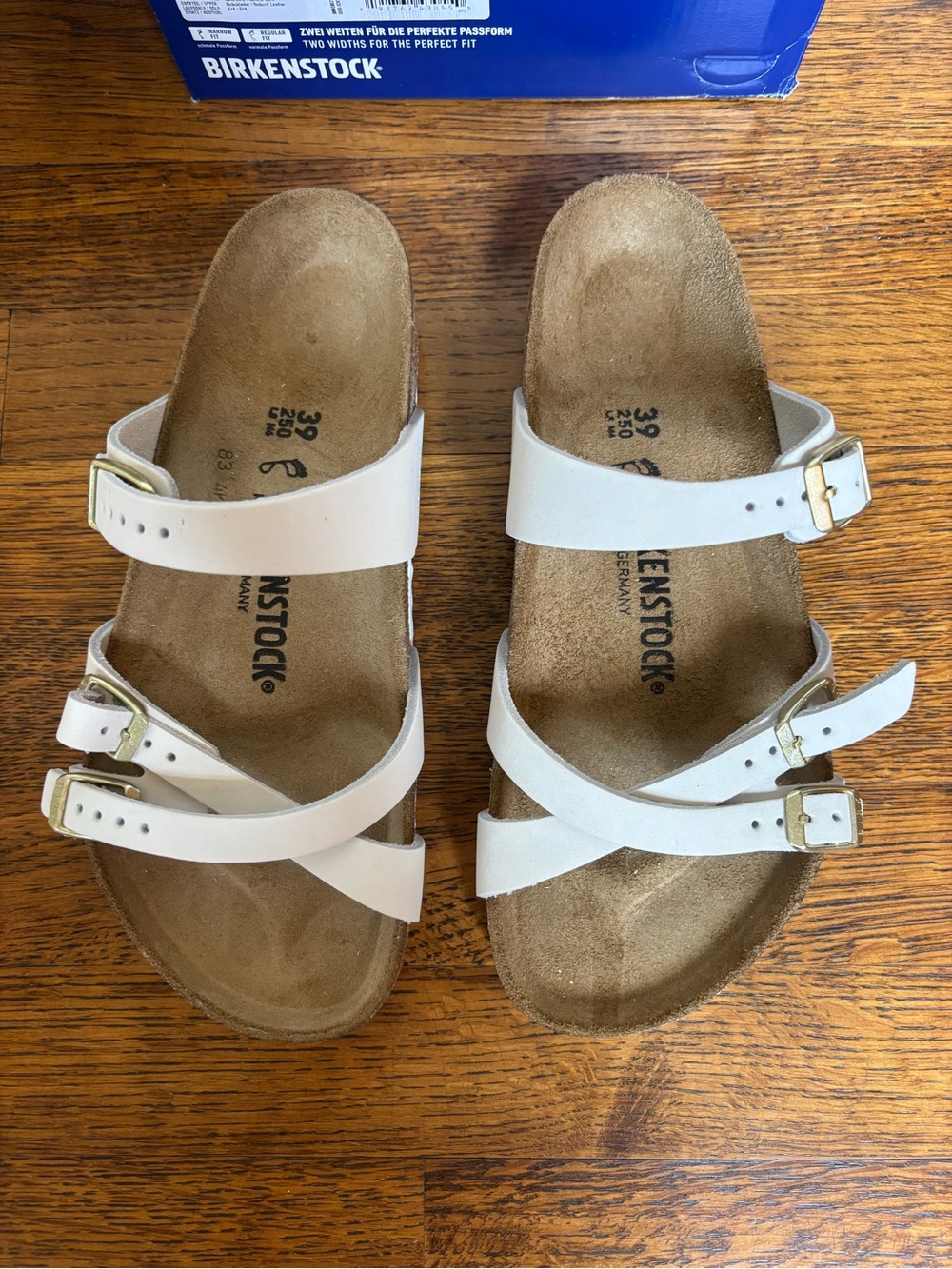 Birkenstock Franca, Antique White Crisscross Triple-Strap Sandals, brand new! - Picture 8 of 10
